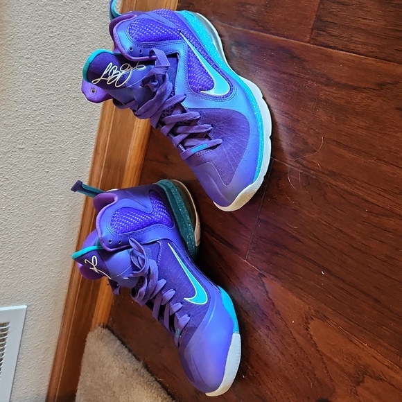 Nike LeBron 9 Summit Lake Hornet Men's 8 - Picture 2 of 4